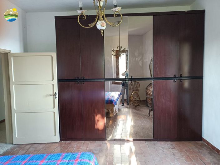 Image No.27-4 Bed Country House for sale