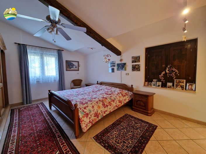 Image No.21-3 Bed Country House for sale