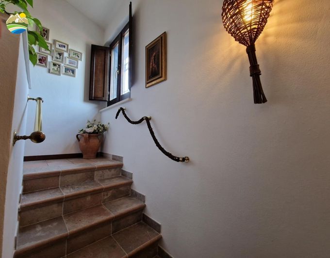 Image No.28-3 Bed Country House for sale