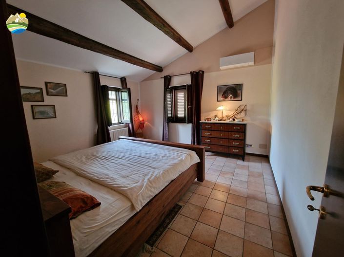 Image No.29-3 Bed Country House for sale