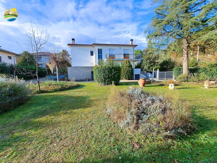 Image No.1-4 Bed Villa for sale