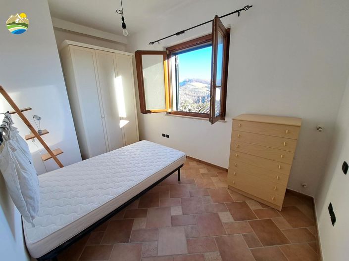 Image No.15-3 Bed Country House for sale