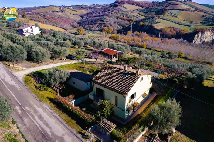 Image No.3-3 Bed Country House for sale