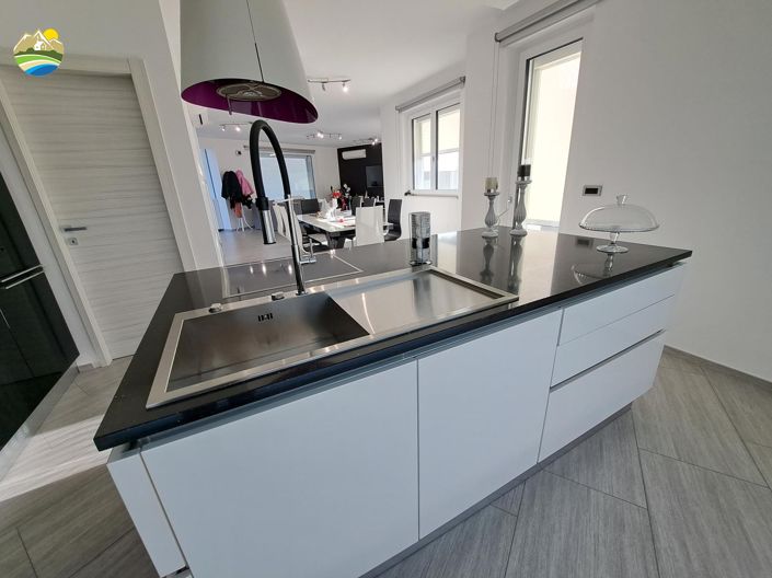 Image No.17-3 Bed Villa for sale