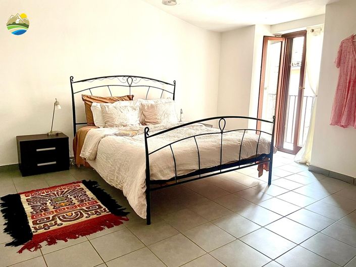 Image No.19-2 Bed Townhouse for sale