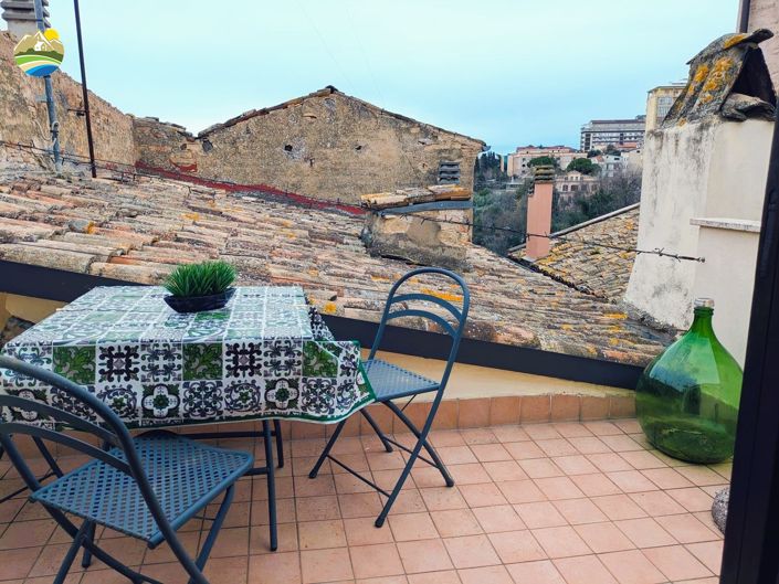 Image No.27-2 Bed Townhouse for sale