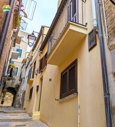 Image No.4-2 Bed Townhouse for sale