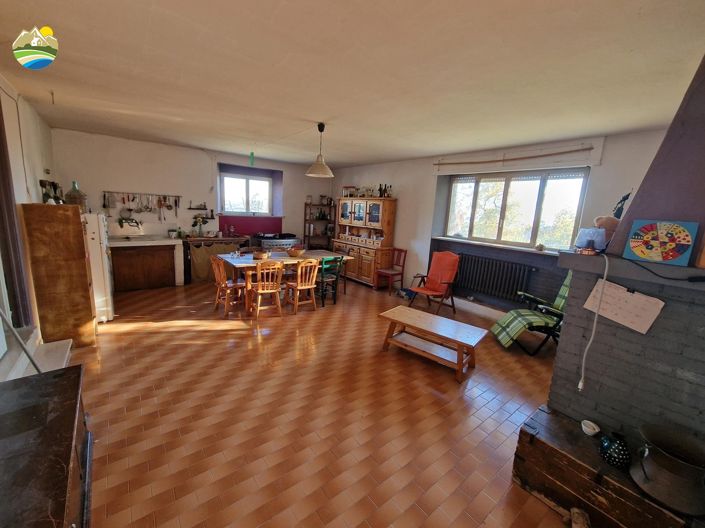 Image No.17-4 Bed Country House for sale