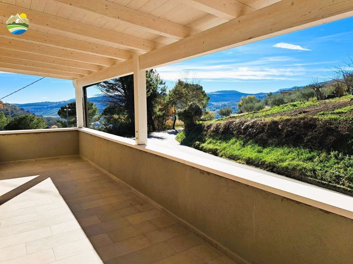 Image No.10-4 Bed Country House for sale