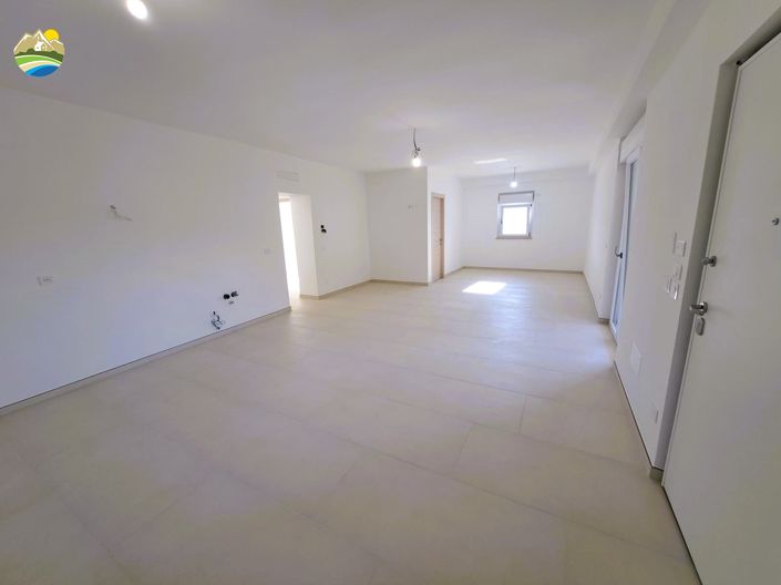 Image No.13-4 Bed Country House for sale