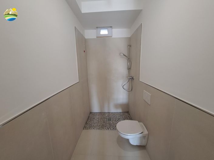 Image No.19-4 Bed Country House for sale