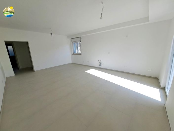 Image No.23-4 Bed Country House for sale