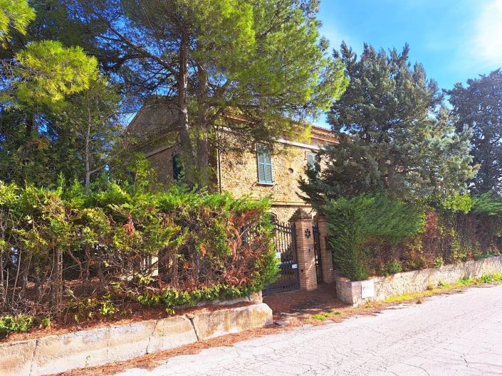 Image No.28-3 Bed Villa for sale