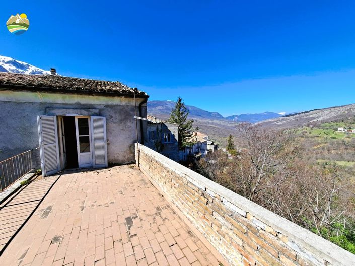 Image No.35-8 Bed Townhouse for sale