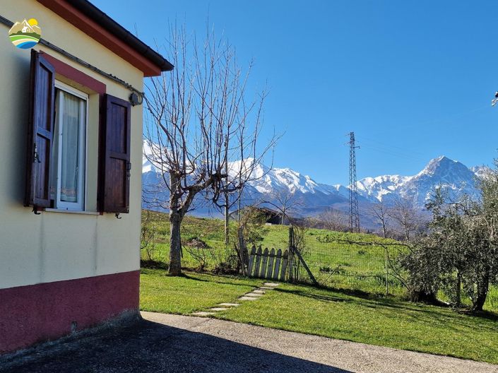 Image No.12-2 Bed Country House for sale