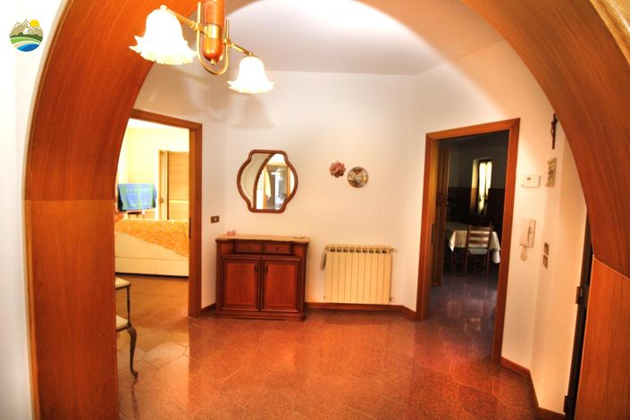 Image No.13-2 Bed Country House for sale