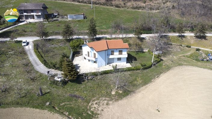 Image No.30-2 Bed Country House for sale