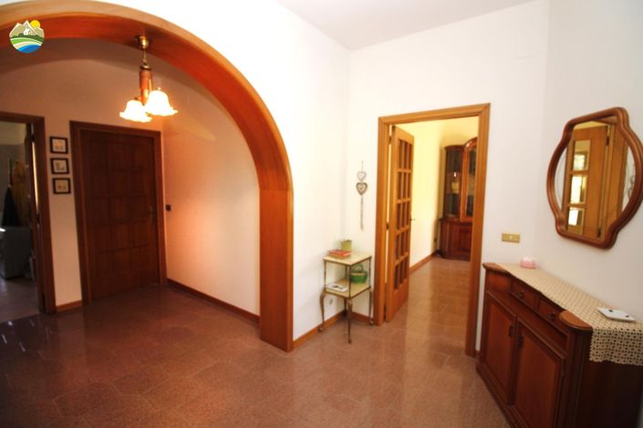 Image No.10-2 Bed Country House for sale