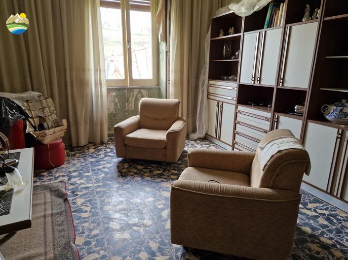 Image No.10-3 Bed Country House for sale