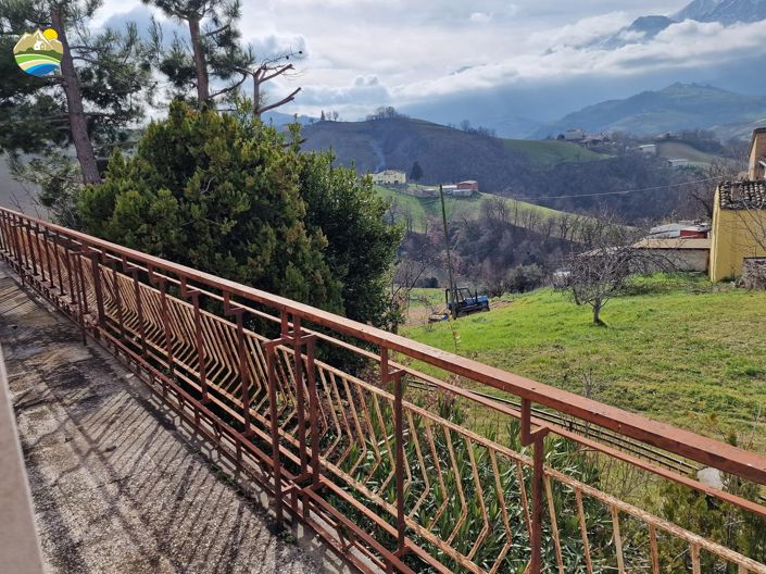 Image No.18-3 Bed Country House for sale