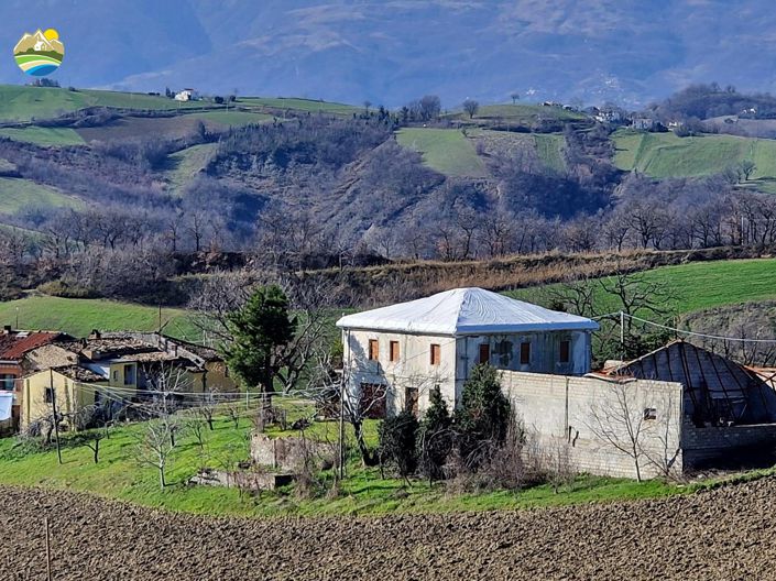 Image No.28-3 Bed Country House for sale