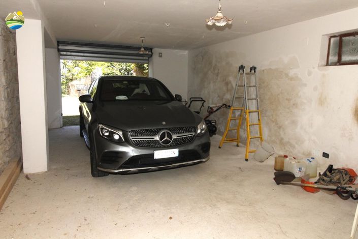 Image No.37-4 Bed Country House for sale