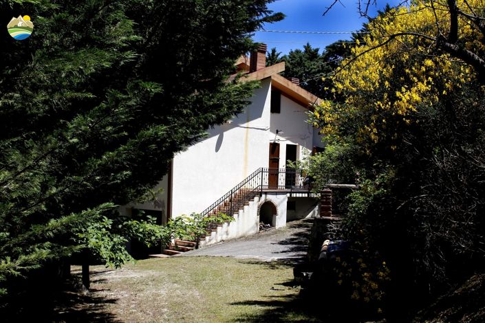 Image No.8-4 Bed Country House for sale