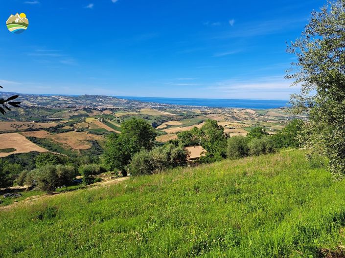 Image No.17-2 Bed Country House for sale