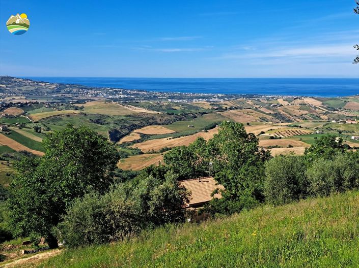 Image No.5-2 Bed Country House for sale