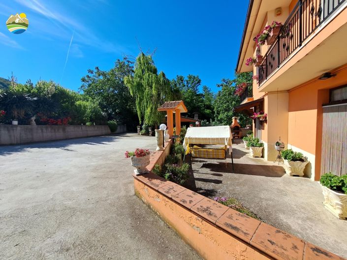 Image No.8-2 Bed Country House for sale