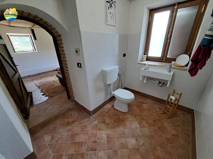 Image No.20-3 Bed Country House for sale