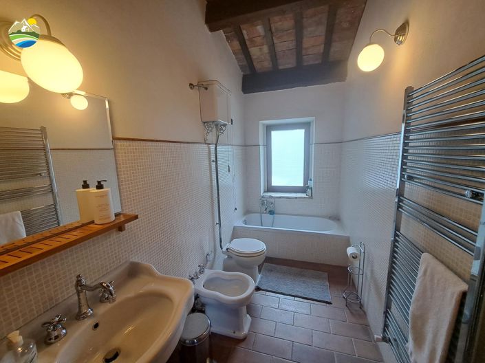 Image No.39-3 Bed Country House for sale