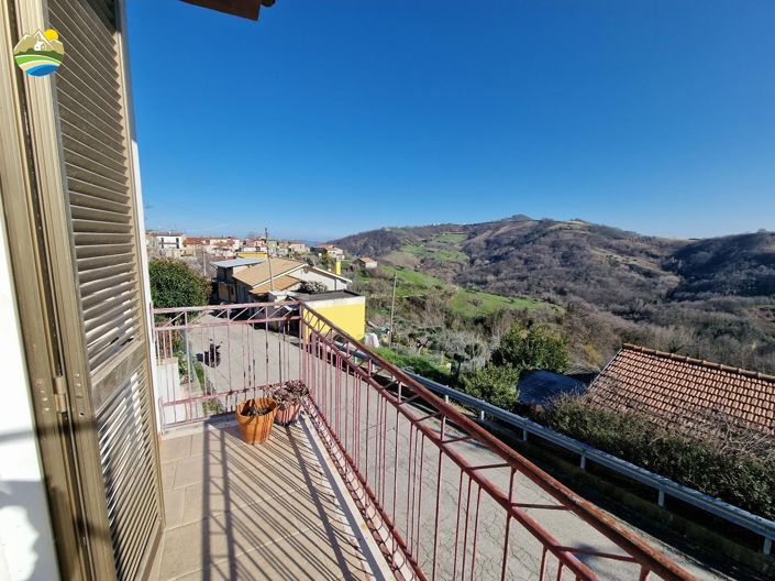 Image No.17-2 Bed Country House for sale