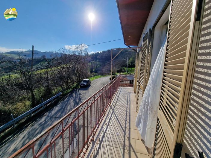 Image No.18-2 Bed Country House for sale