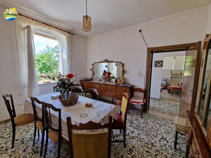 Image No.17-2 Bed Country House for sale