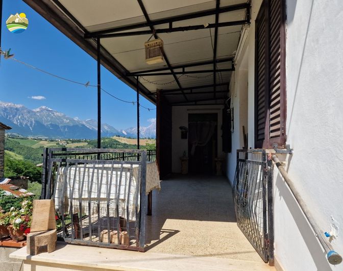 Image No.11-2 Bed Country House for sale