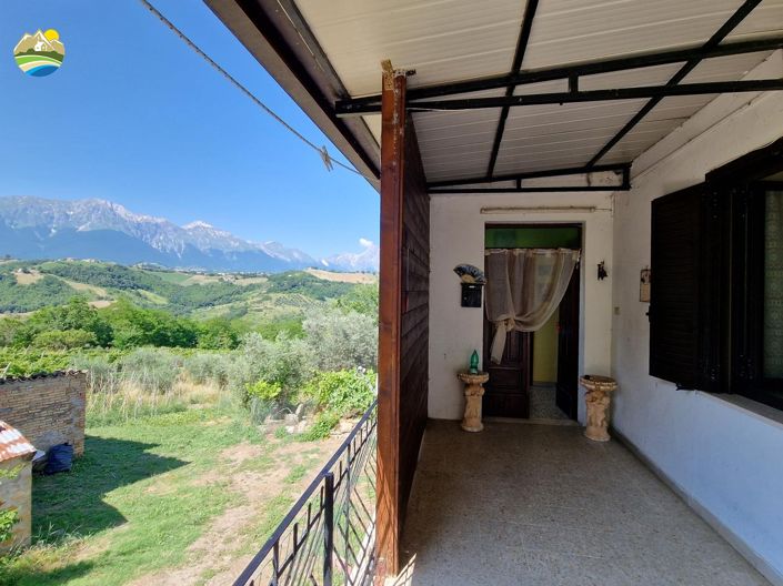 Image No.25-2 Bed Country House for sale