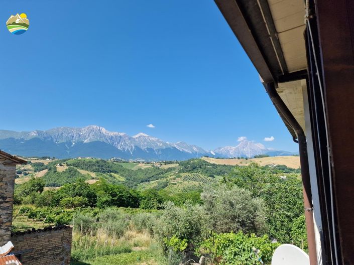 Image No.7-2 Bed Country House for sale