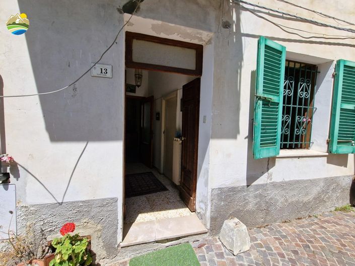 Image No.12-3 Bed Townhouse for sale