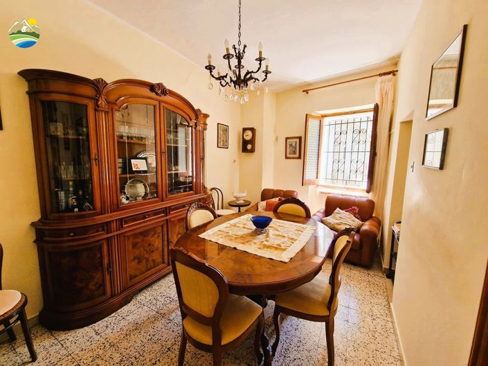 Image No.17-3 Bed Townhouse for sale