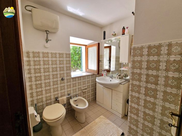 Image No.18-3 Bed Townhouse for sale