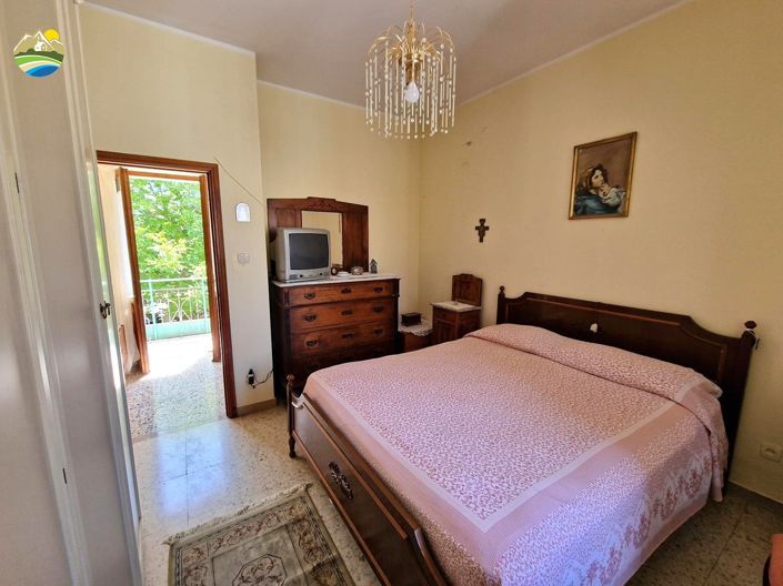 Image No.25-3 Bed Townhouse for sale