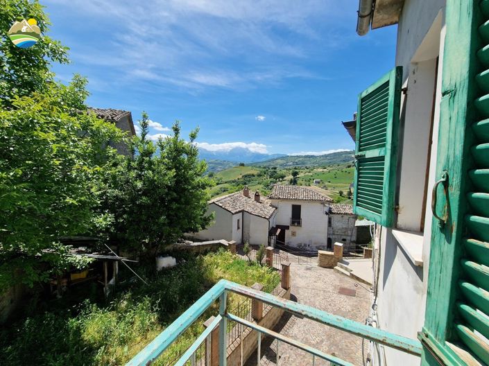 Image No.29-3 Bed Townhouse for sale