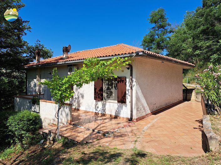 Image No.31-2 Bed Country House for sale