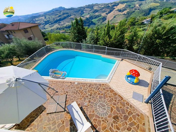 Image No.13-8 Bed Villa for sale