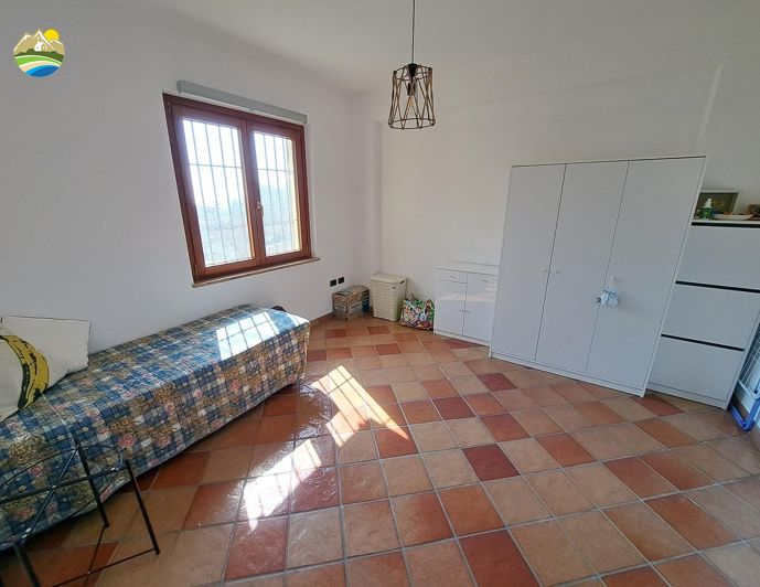 Image No.22-8 Bed Villa for sale