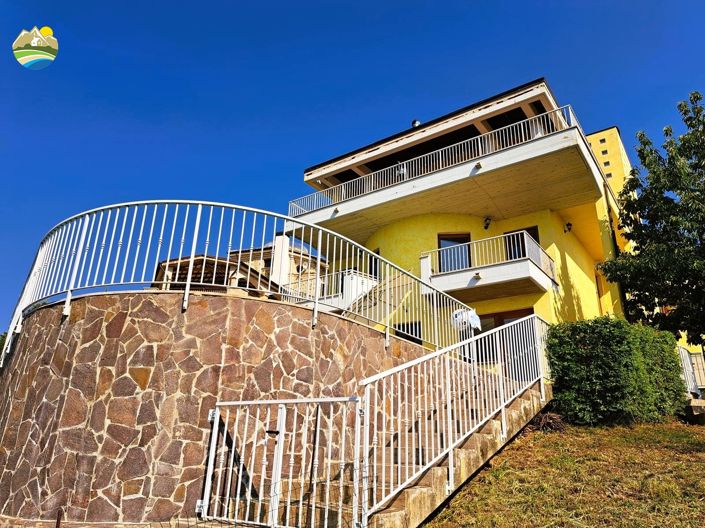 Image No.5-8 Bed Villa for sale