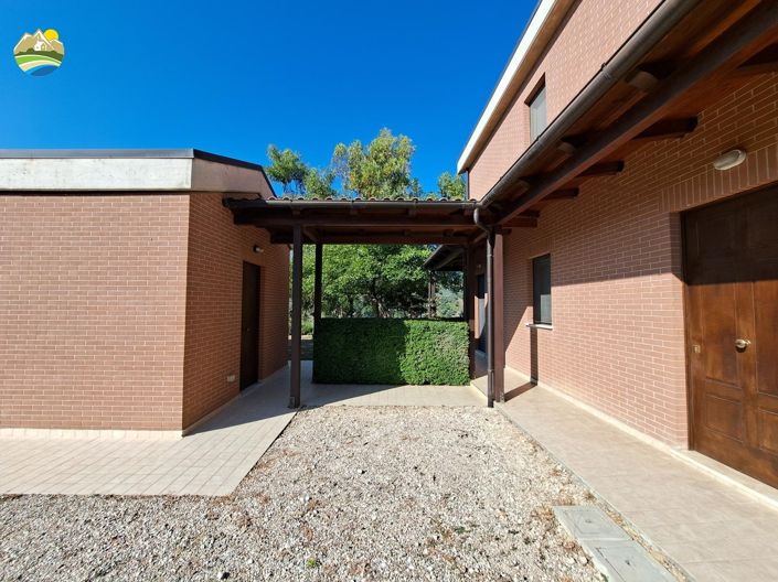 Image No.12-4 Bed Villa for sale