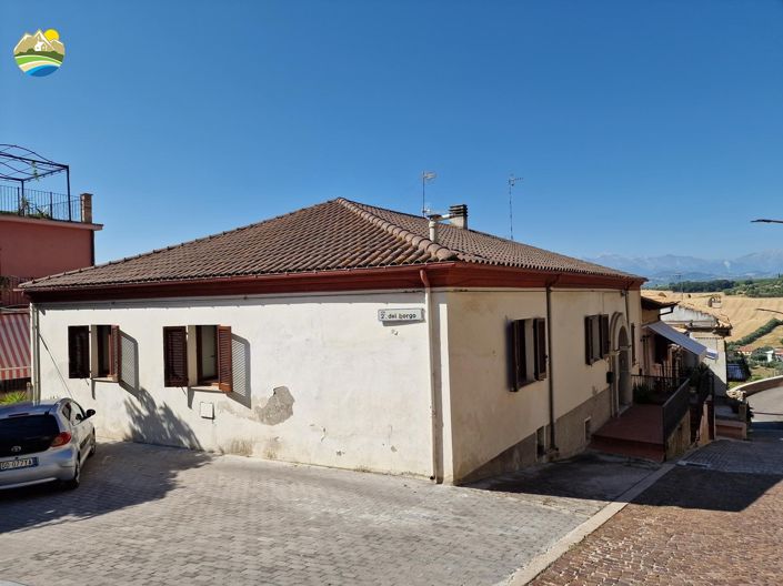 Image No.2-3 Bed Townhouse for sale