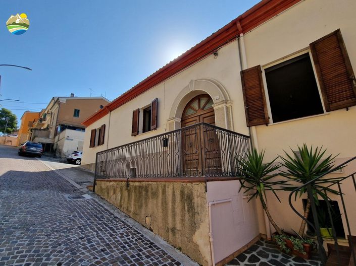 Image No.17-3 Bed Townhouse for sale